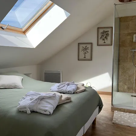 Appartement Chic Avec Balneo Vierzon Exterior photo